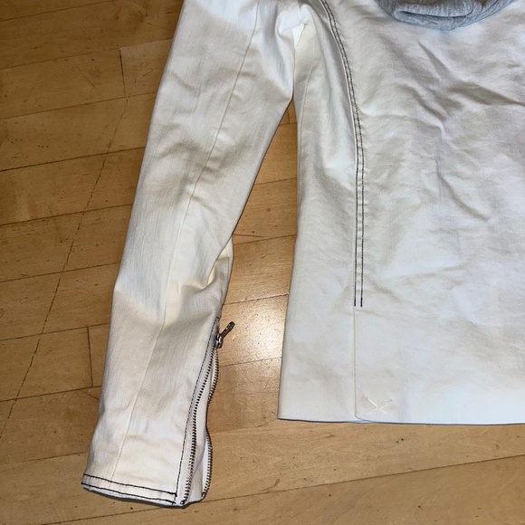 Evereve Jamison White blazer with grey zip out dickey/hoodie, XS,  CB2437 - Picture 9 of 10
